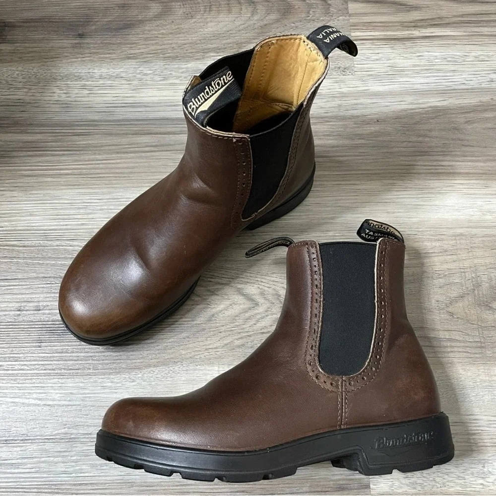 Blundstone Original High Top Chelsea Boot Brogue Size 6 AUS, US women 9. - Picture 3 of 9